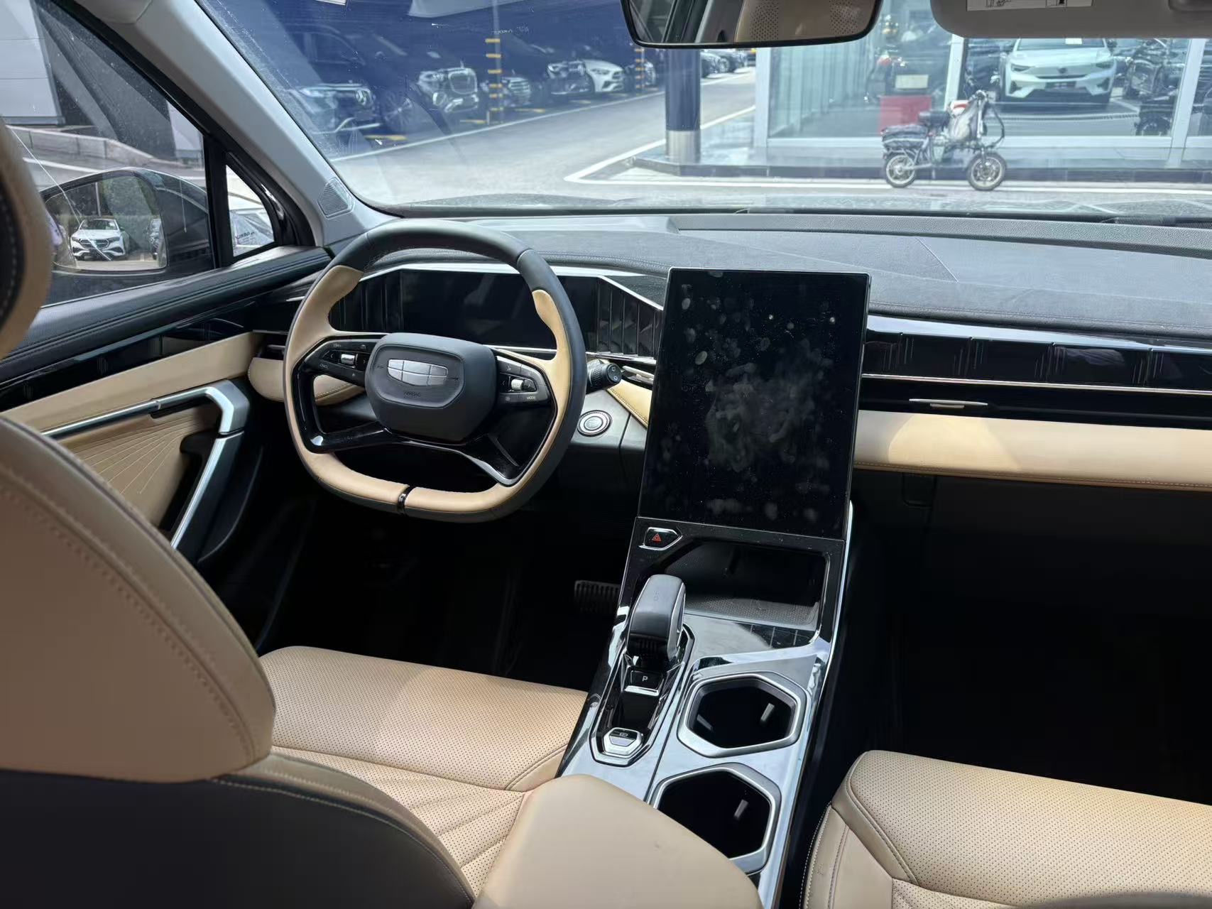 GEELY Boyue L 2023 car image #2