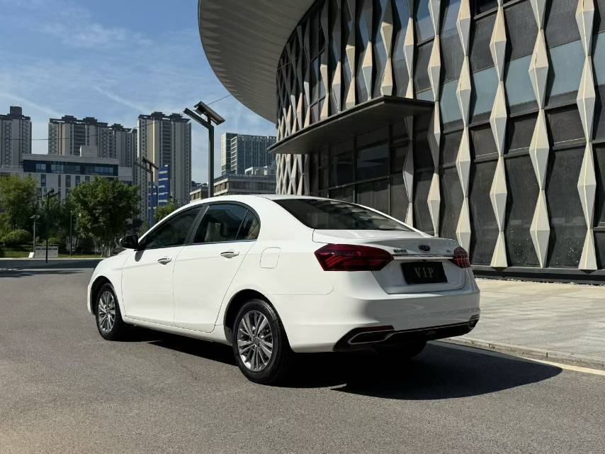 GEELY Emgrand 2018 #4 GEELY Emgrand 2018 car image #4
