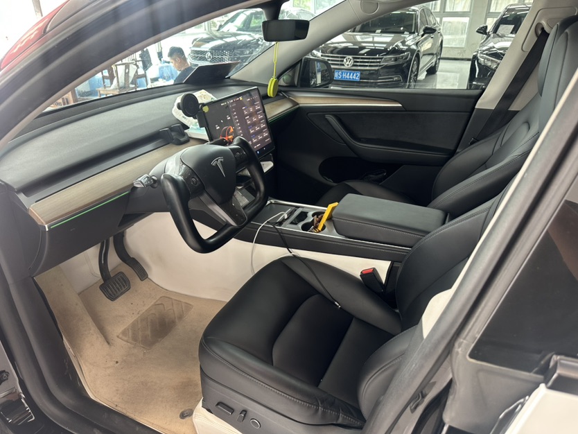 Tesla Model Y 2023 #7 Tesla Model Y 2023 car image #7