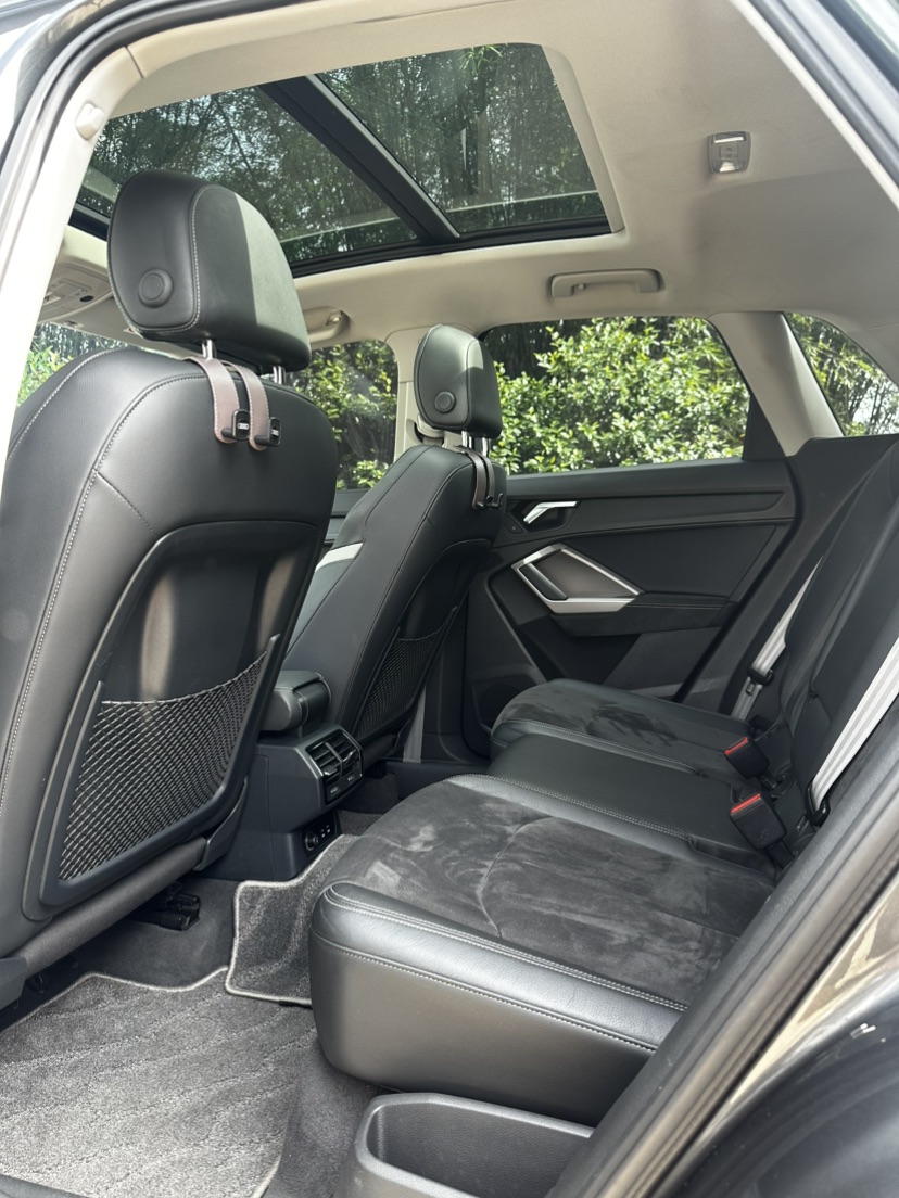 Audi Q3 2020 car image #8