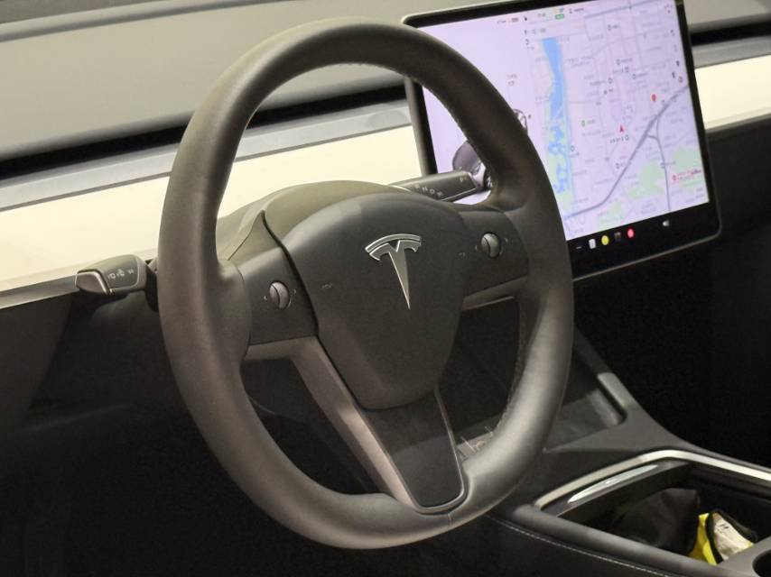 Tesla Model Y 2023 car image #6