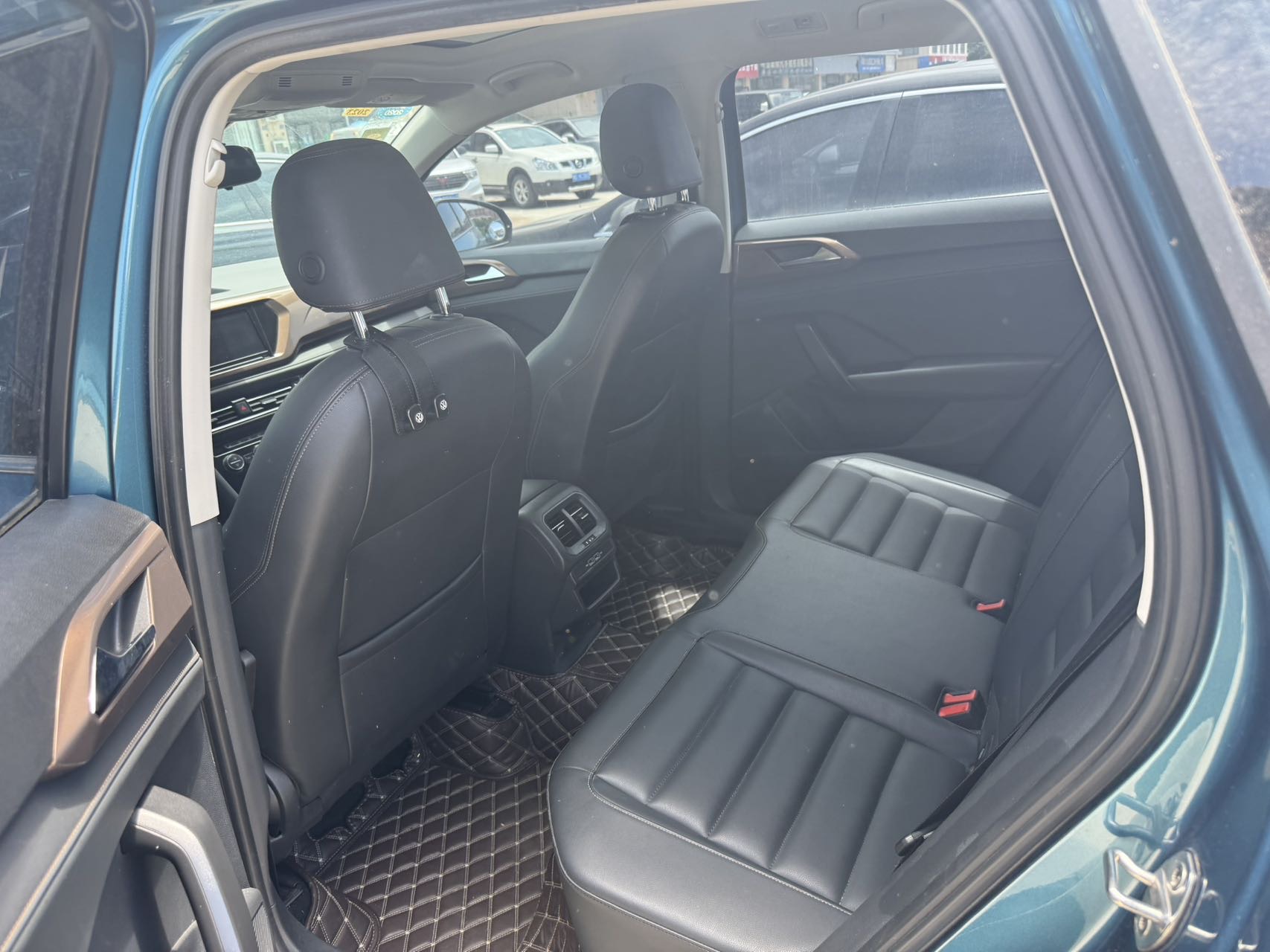 Volkswagen Tharu 2019 car image #3