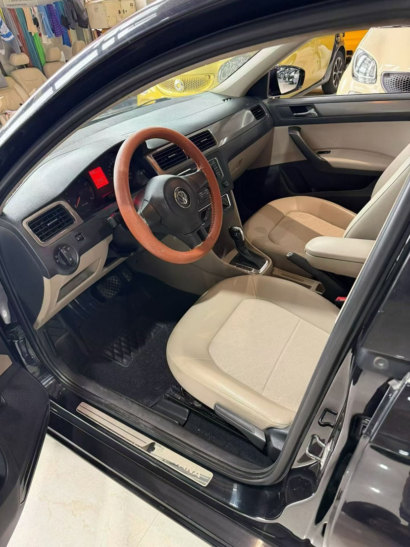 Volkswagen Santana 2014 car image #3