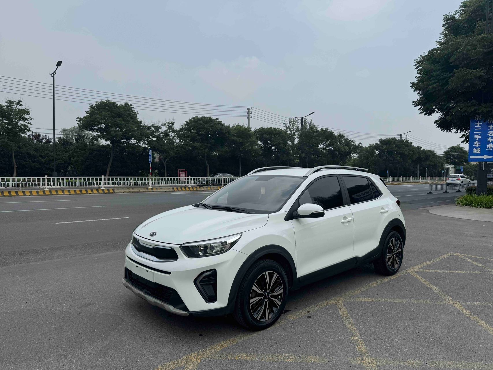 Kia KX1 2019 car image 