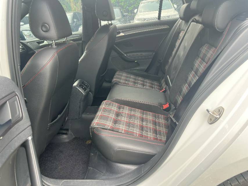 Volkswagen Golf 2016 car image #4