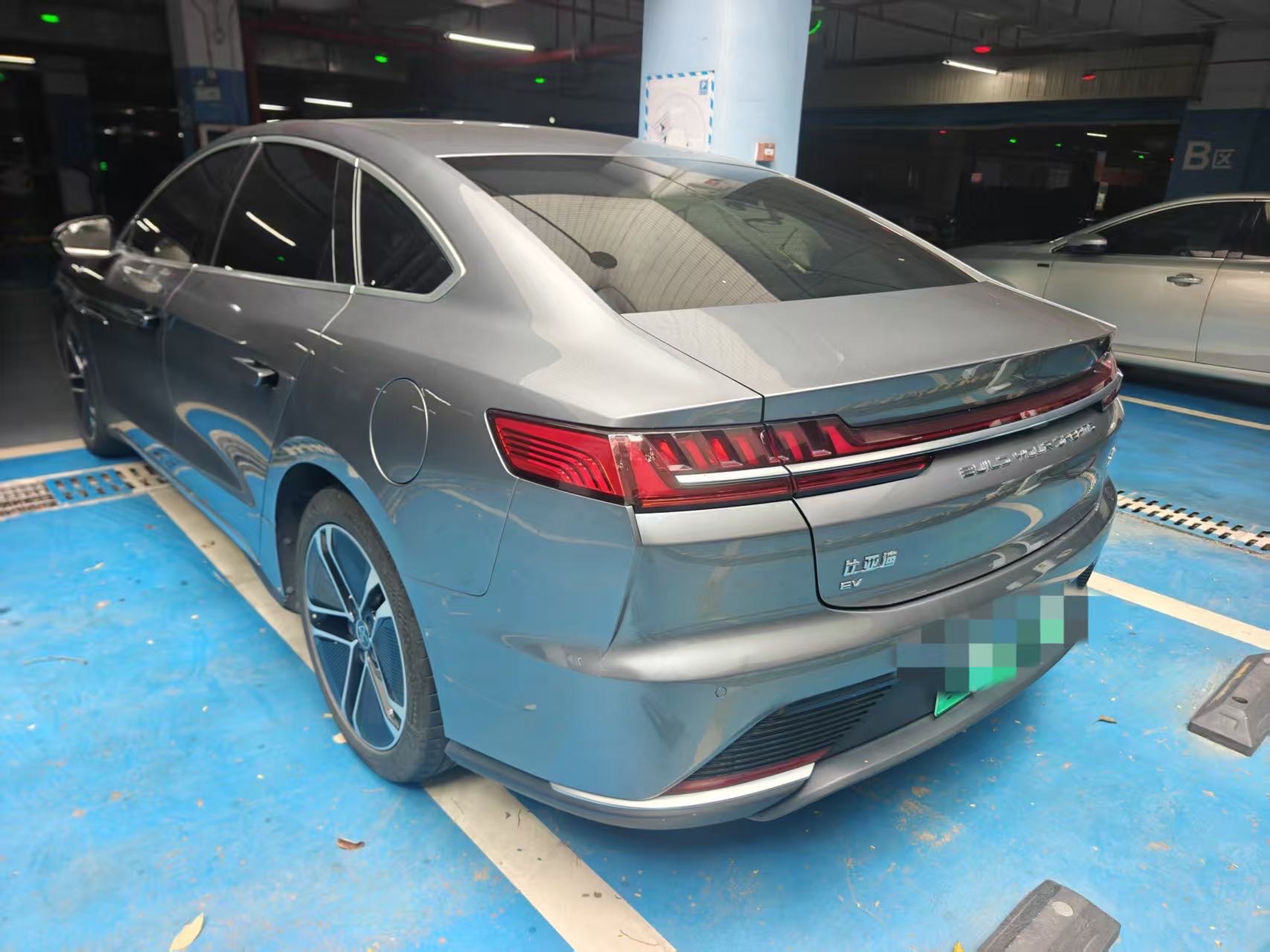 BYD Han 2021 #3 BYD Han 2021 car image #3