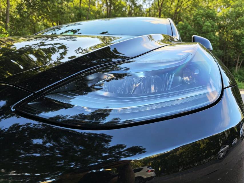 Tesla Model Y 2023 car image #19