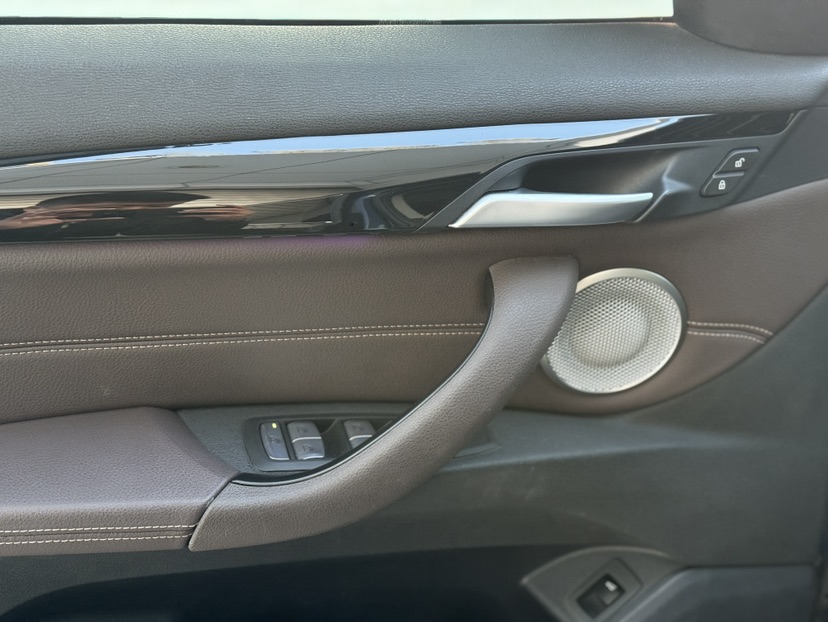 BMW X1 2021 car image #9