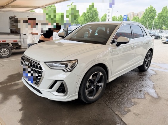Audi Q3 2024 car image 
