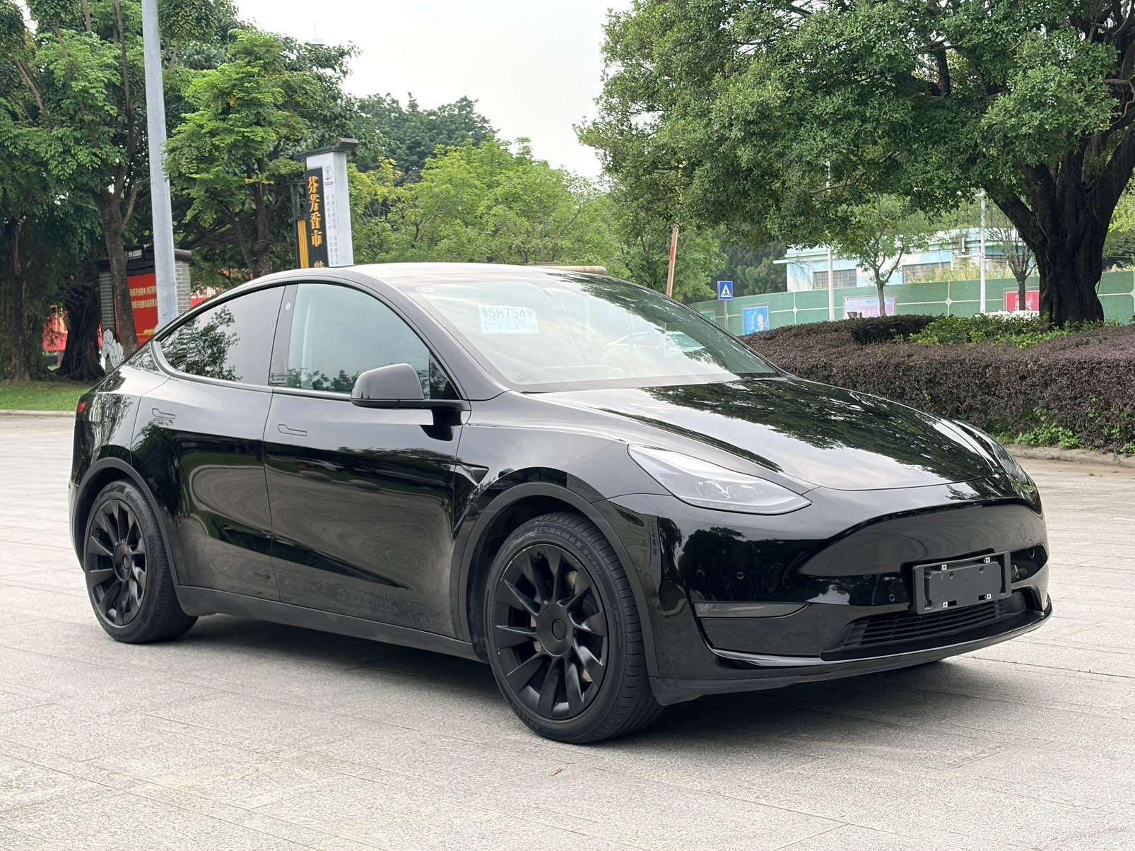 Tesla Model Y 2022 car image #3