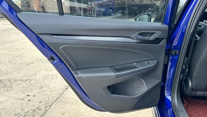 Volkswagen Golf 2022 car image #18