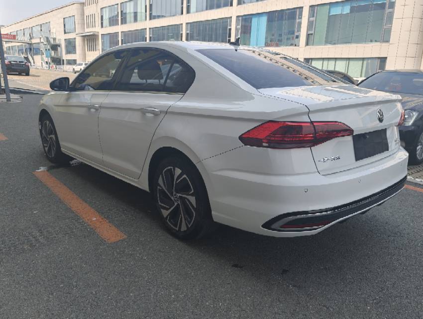Volkswagen Bora 2022 car image #6