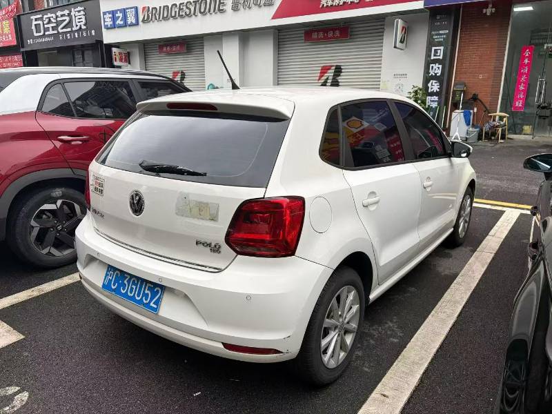Volkswagen Polo 2015 car image #6
