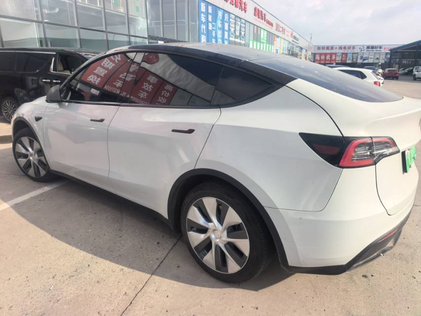Tesla Model Y 2022 #2 Tesla Model Y 2022 car image #2