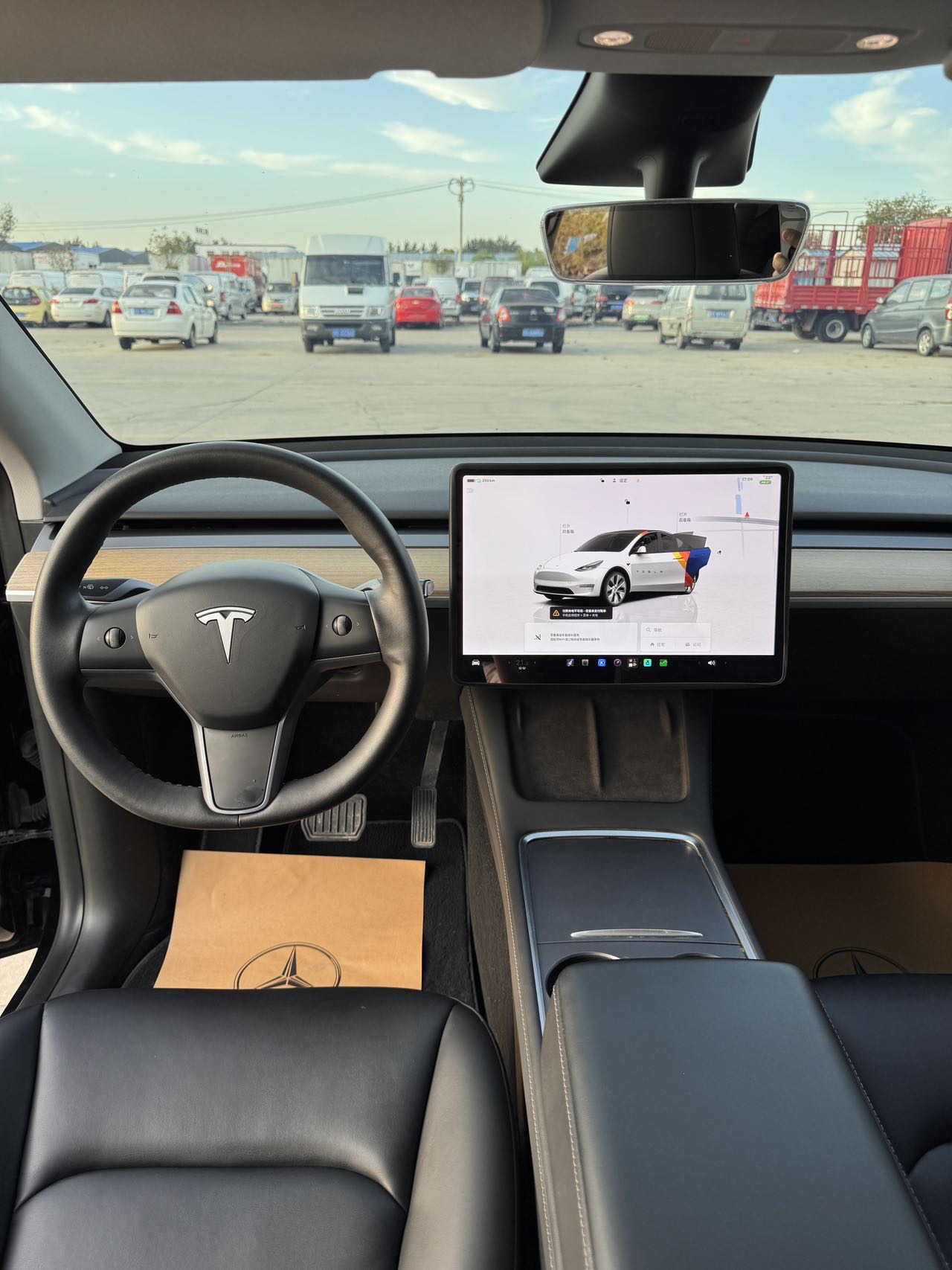 Tesla Model Y 2022 #4 Tesla Model Y 2022 car image #4