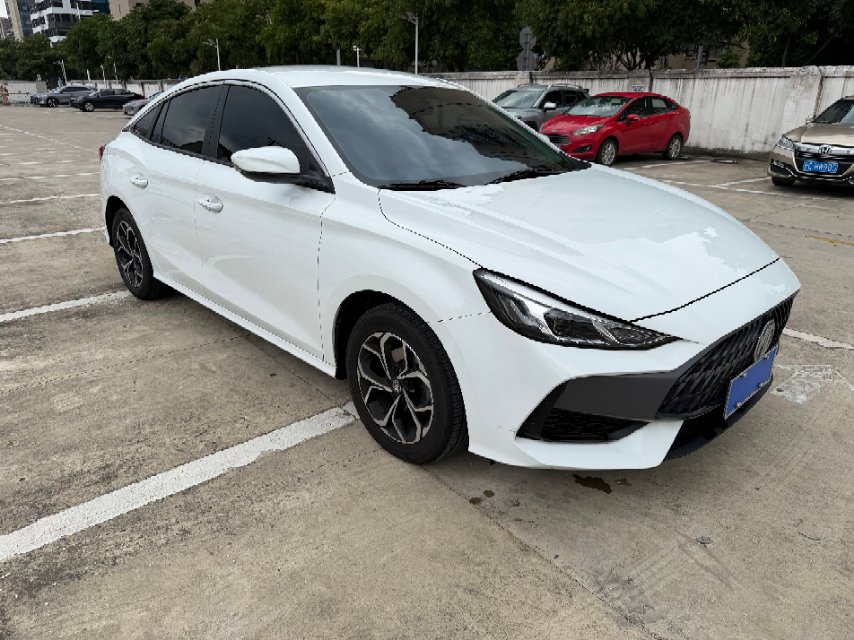 MG 5 2025 imagen de coche #3