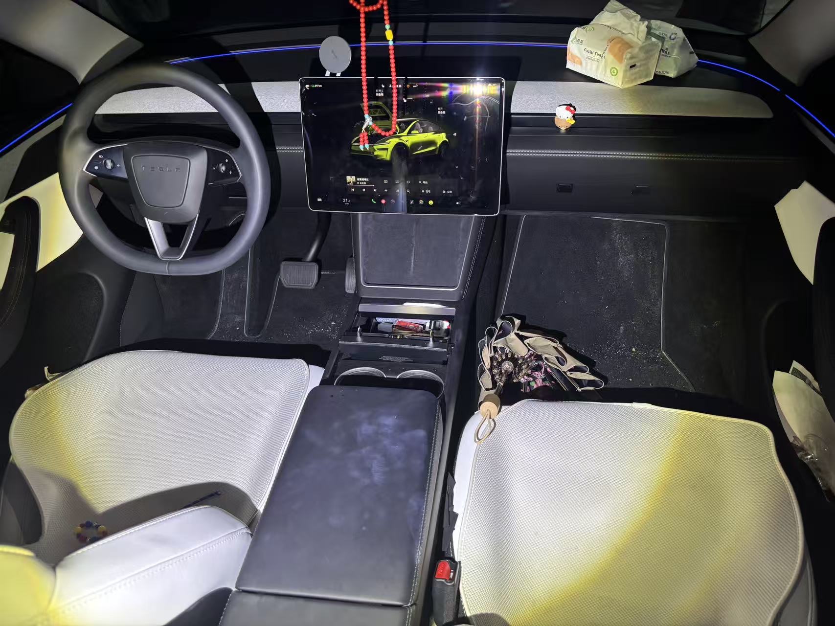 Tesla Model Y 2025 #8 Tesla Model Y 2025 car image #8