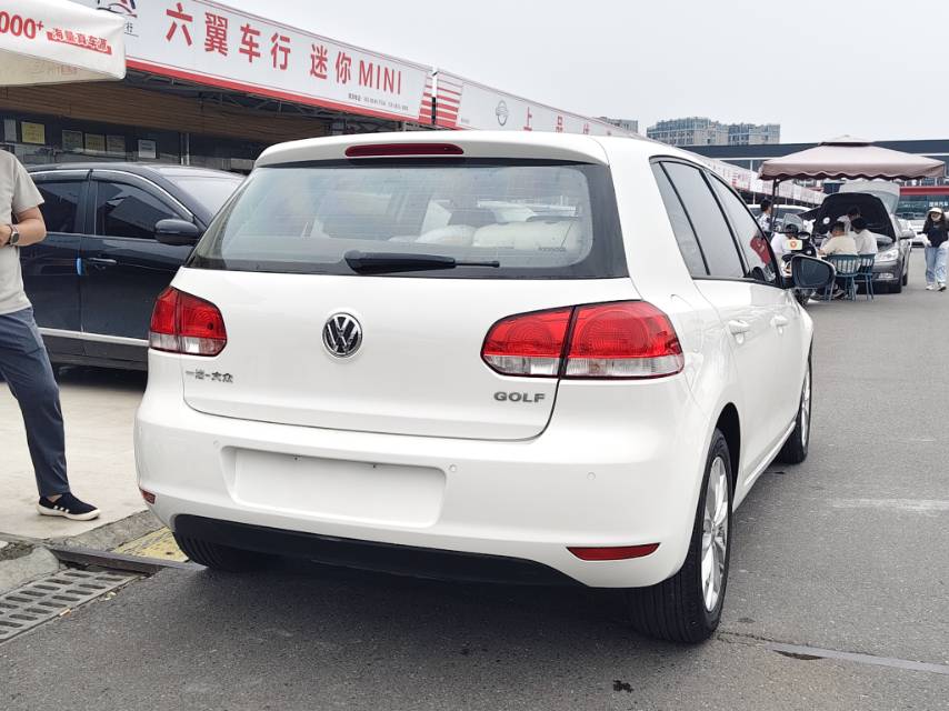 Volkswagen Golf 2012 car image #8