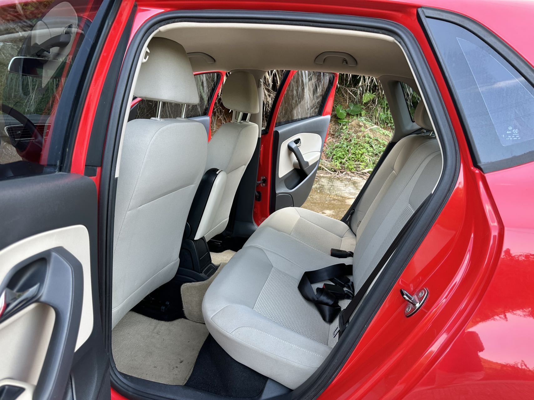 Volkswagen Polo 2014 car image #6