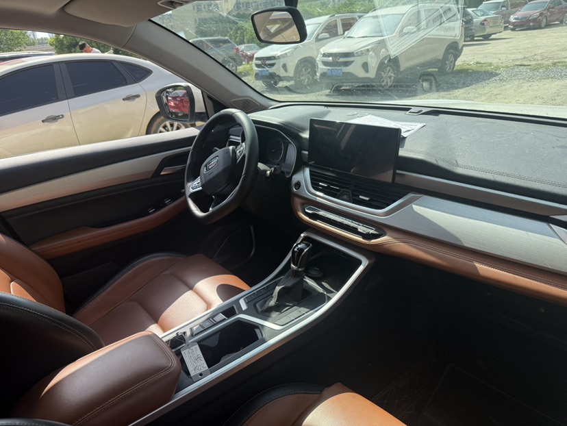 GEELY Vision X6 2020 car image #3