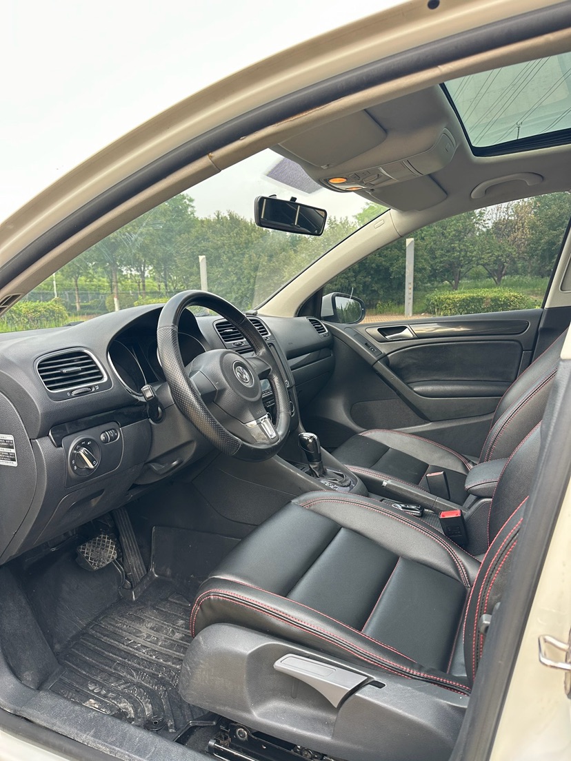 Volkswagen Golf 2013 car image #8