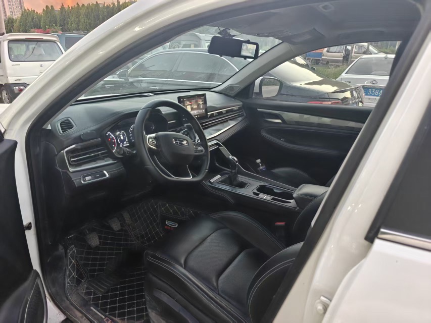 GEELY Vision X6 2023 car image #3
