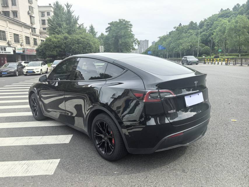 Tesla Model Y 2022 #5 Tesla Model Y 2022 car image #5