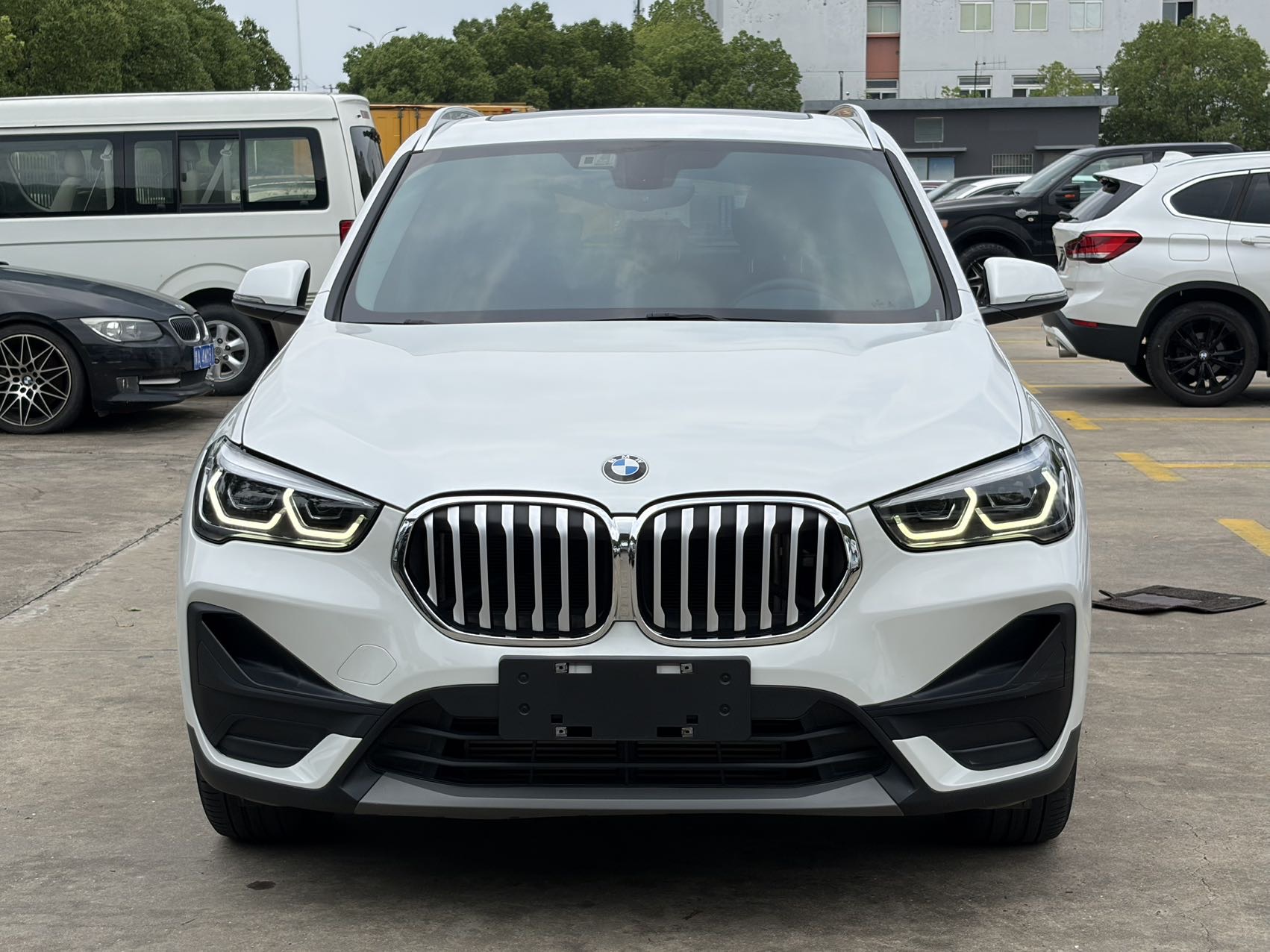 BMW X1 2020 car image 