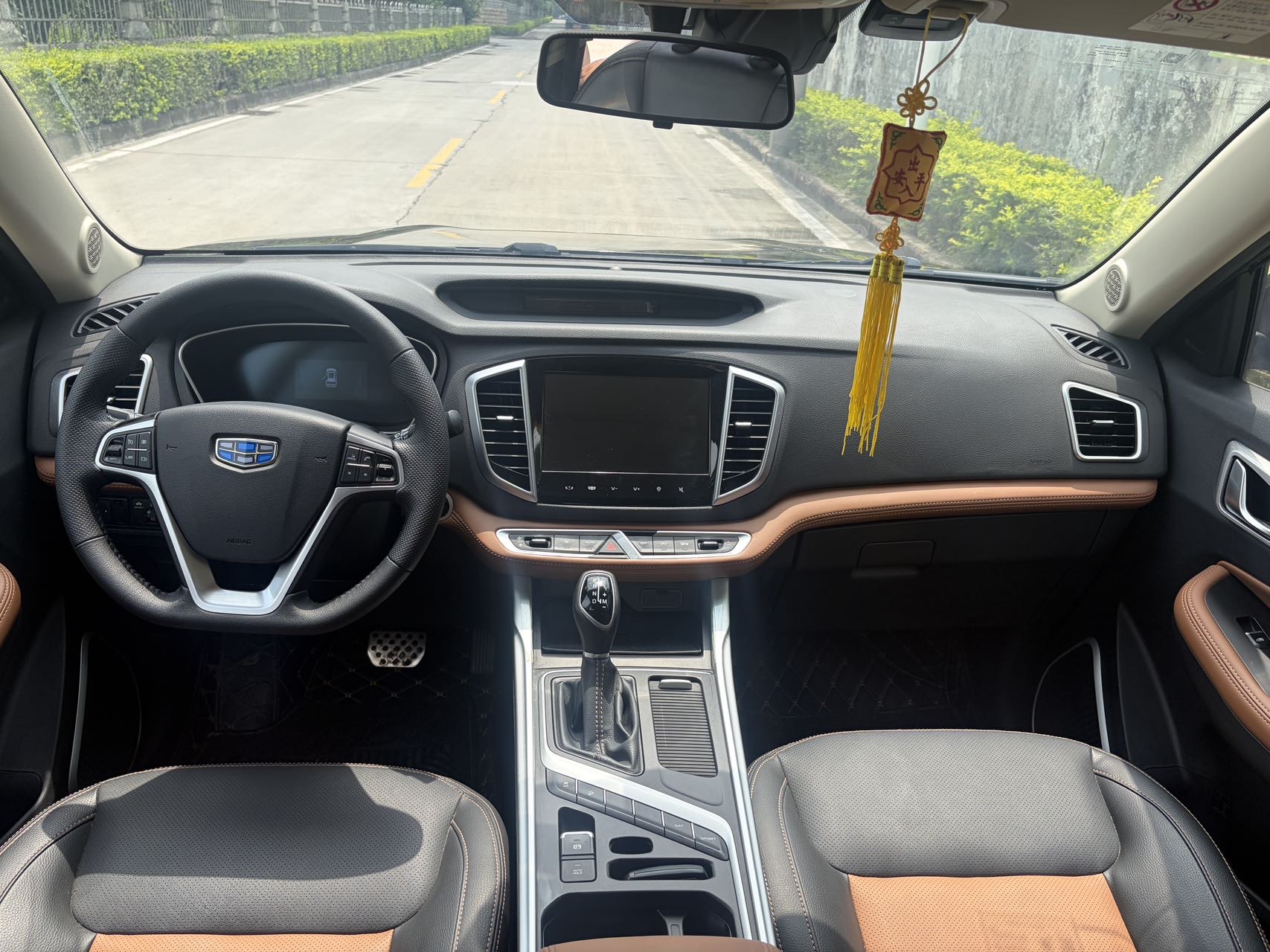 GEELY Vision X6 2019 car image #6