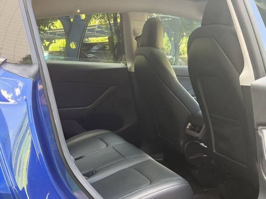 Tesla Model Y 2021 صورة سيارة #3