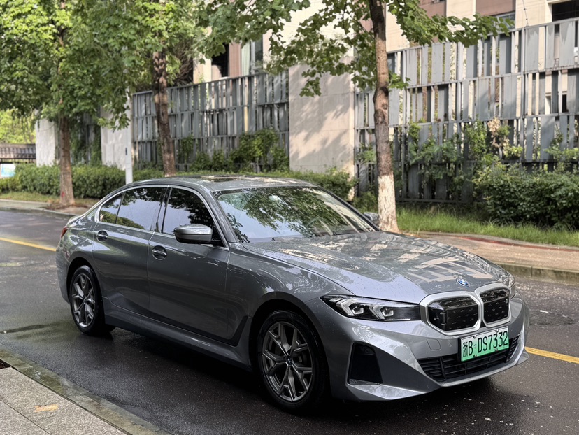 BMW i3 2023 car image #2