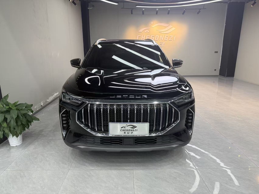 Jetour X70 PLUS 2024 car image #2