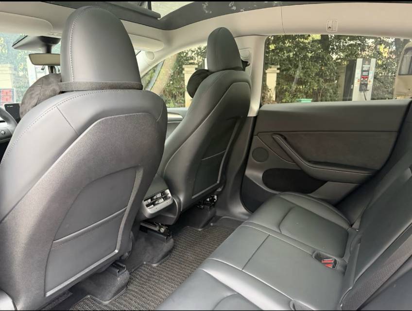 Tesla Model Y 2022 car image #5