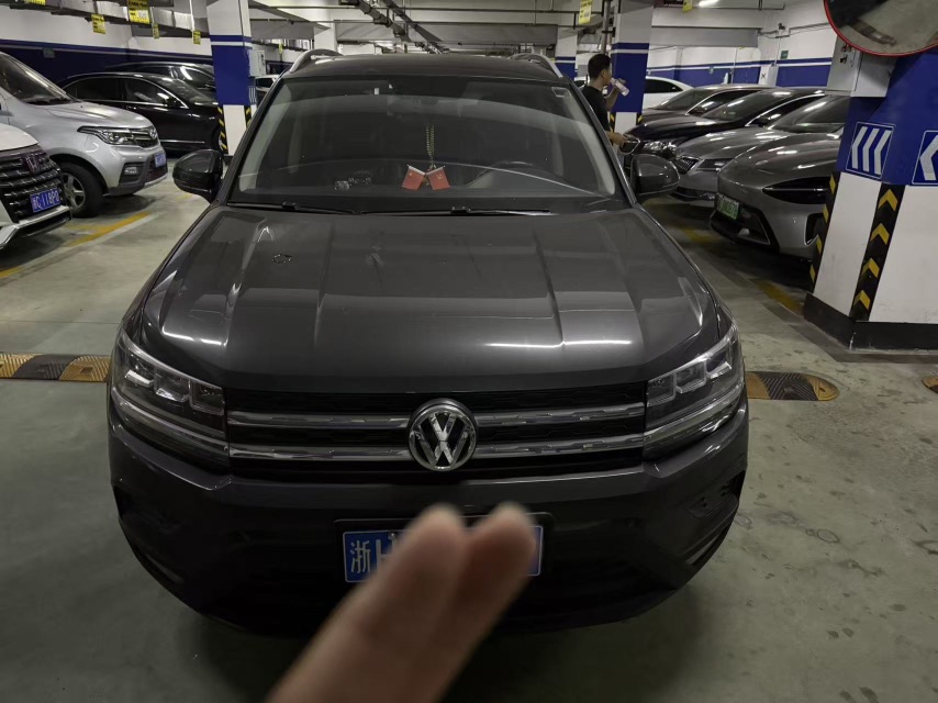 Volkswagen Tharu 2020 car image #2