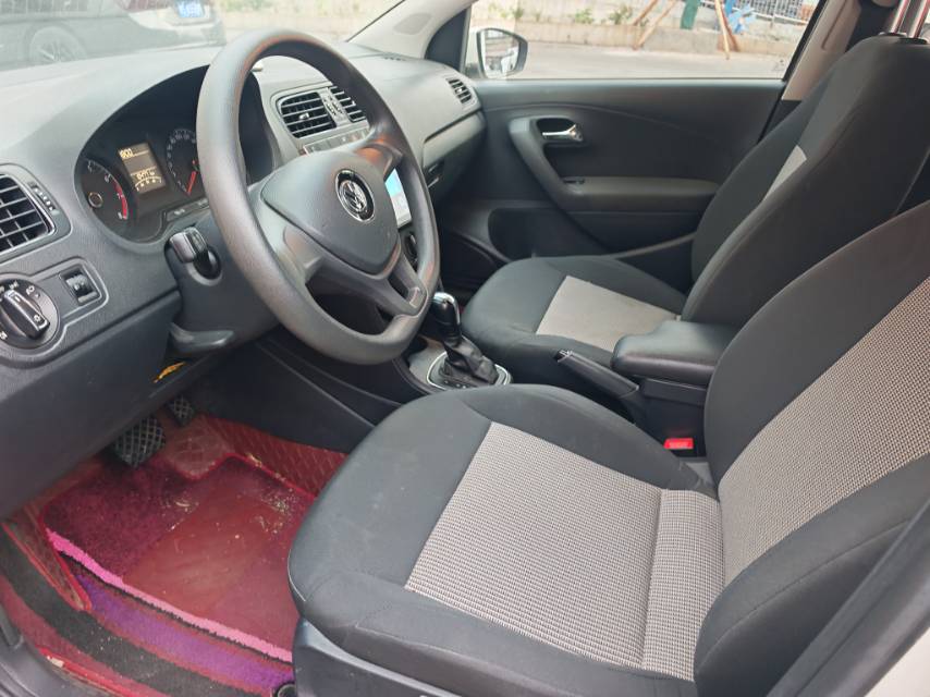 Volkswagen Polo 2019 car image #3