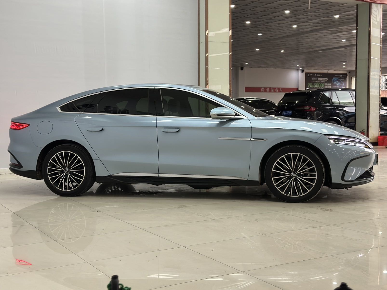 BYD Han 2023 immagine di auto #9