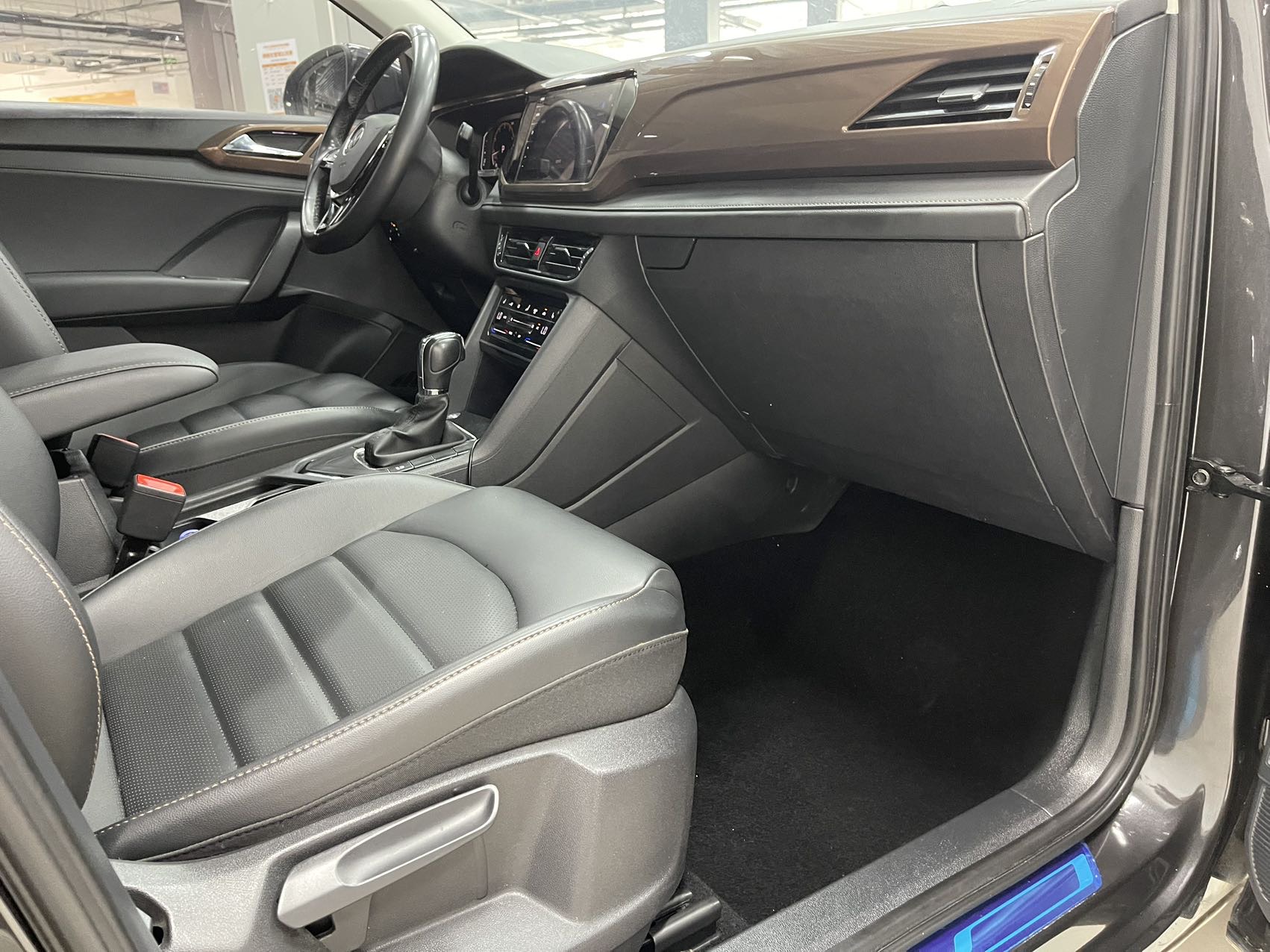 Volkswagen Tharu 2023 car image #10
