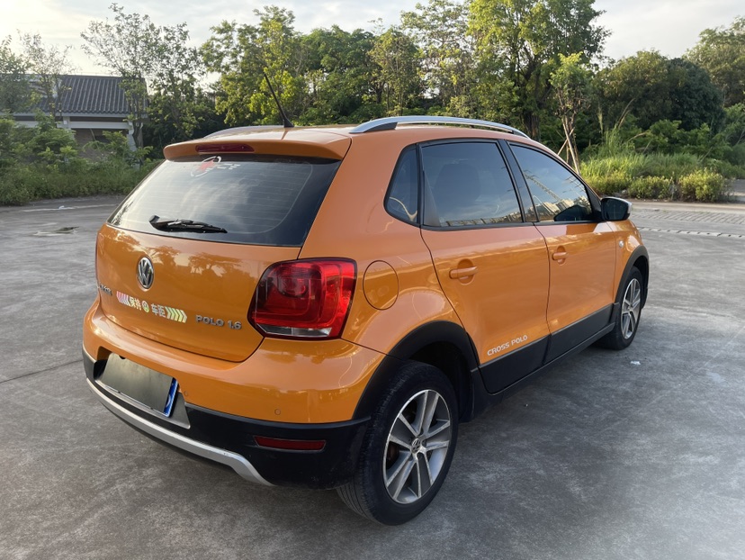 Volkswagen Polo 2012 car image #9