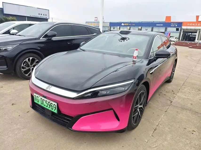 BYD HanL 2025 BYD HanL 2025 صورة سيارة