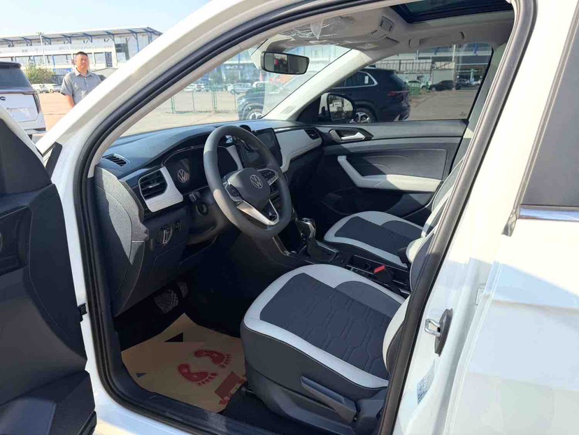 Volkswagen Tharu 2026 car image #4
