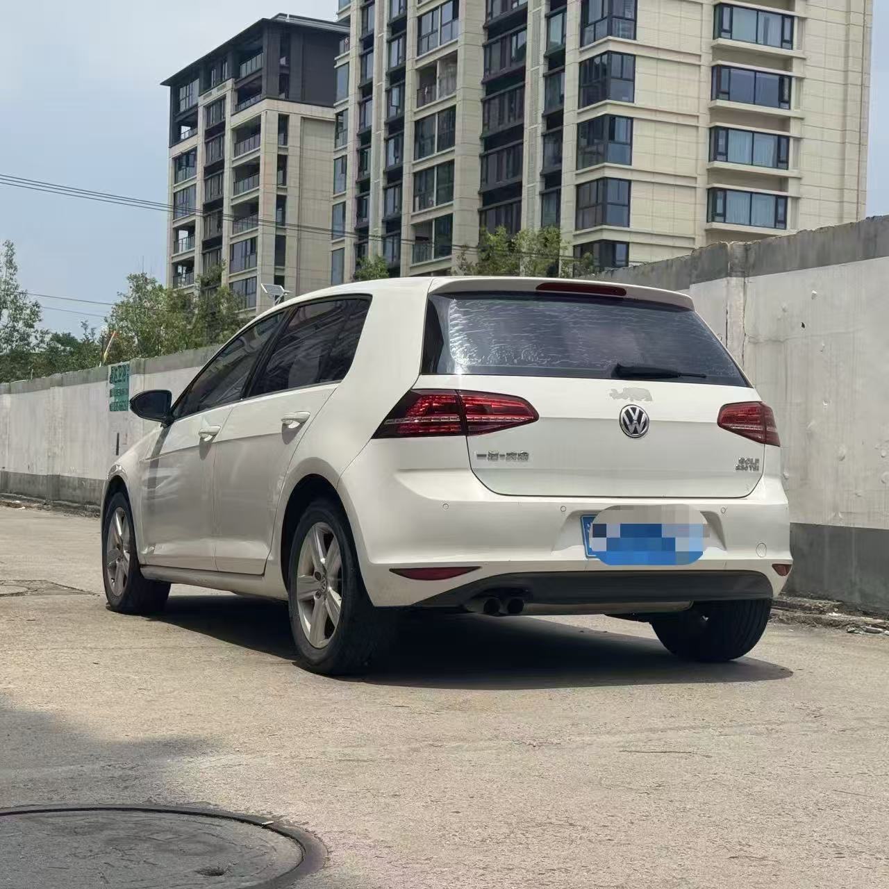 Volkswagen Golf 2017 car image #7