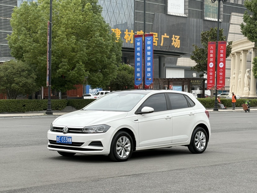 Volkswagen Polo 2021 car image 