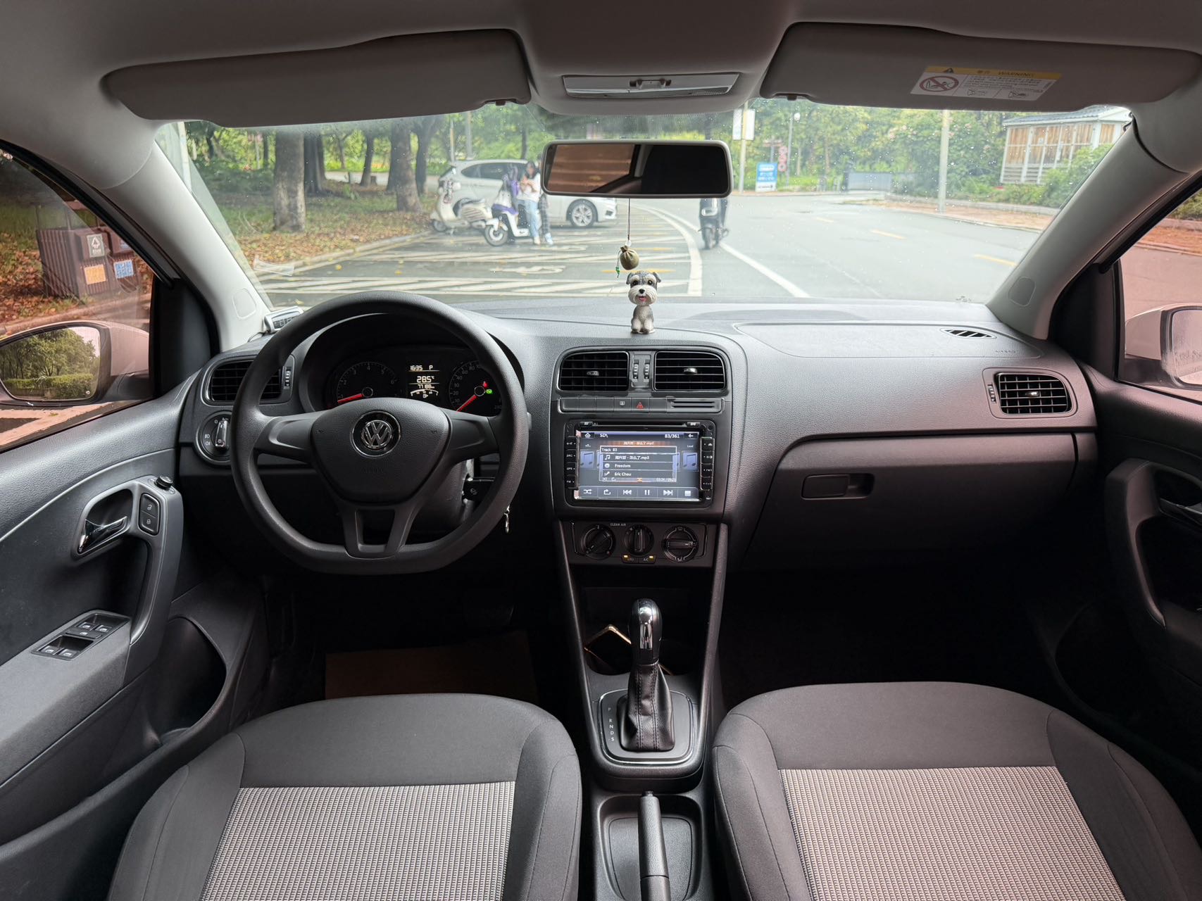 Volkswagen Polo 2017 car image #5