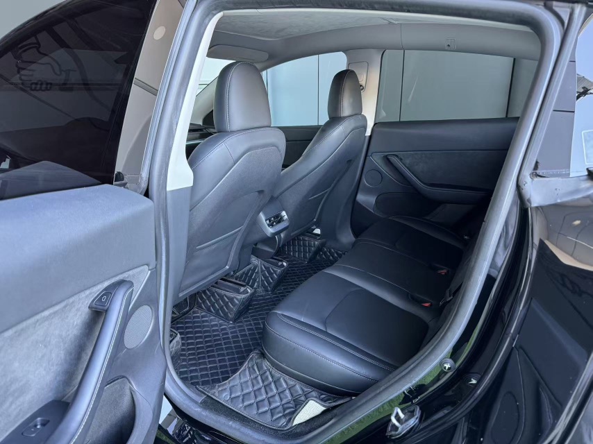 Tesla Model Y 2023 #6 Tesla Model Y 2023 car image #6