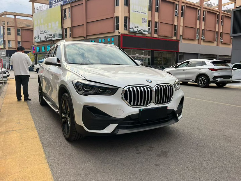 BMW X1 2021 car image #2