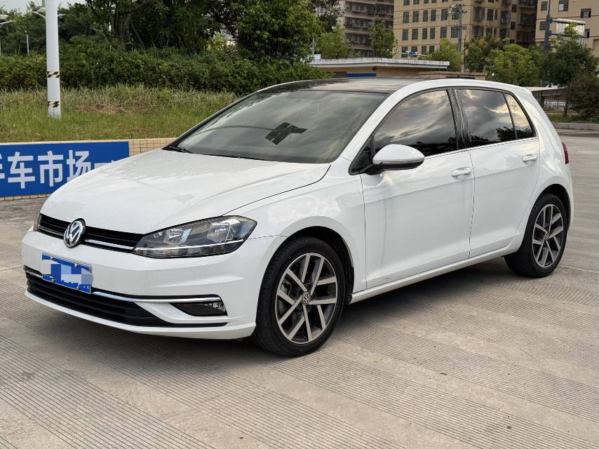 Volkswagen Golf 2020 car image 