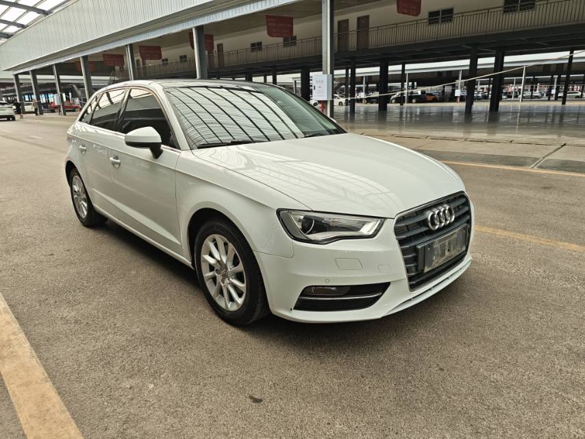 Audi A3 2017 car image #3