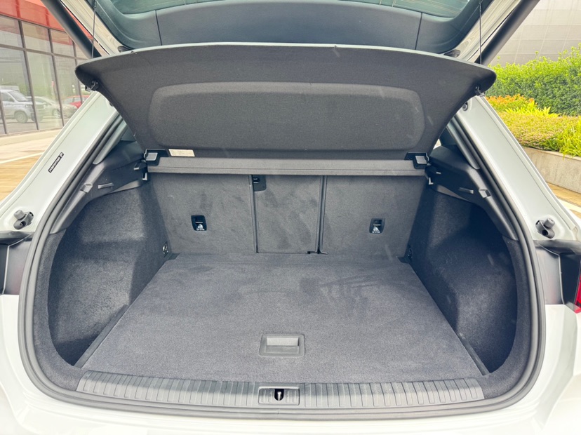 Audi Q3 2023 car image #11