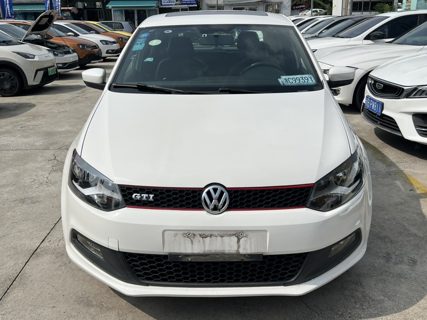 Volkswagen Polo 2013 Volkswagen Polo 2013 car image