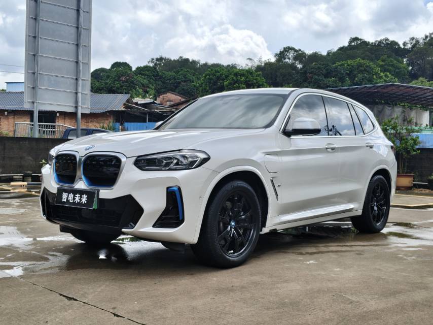 BMW iX3 2022 BMW iX3 2022 car image